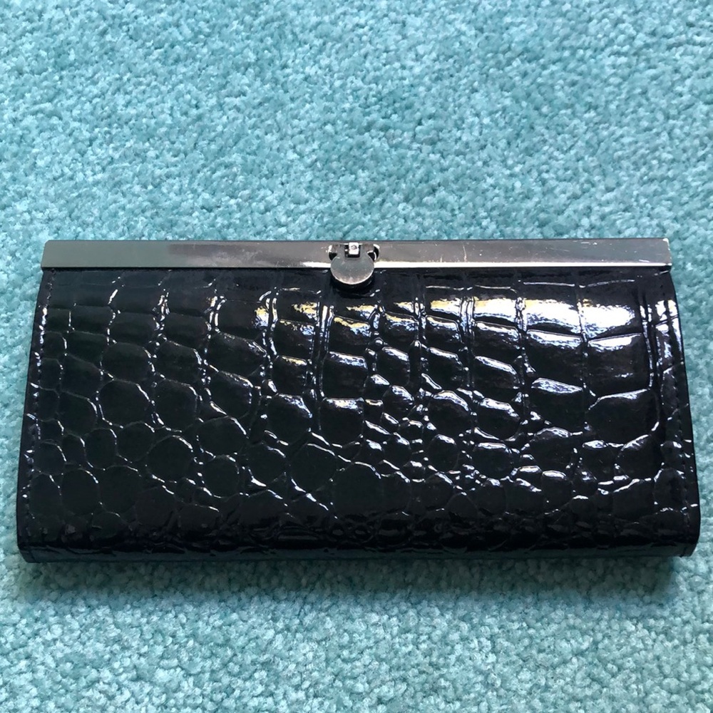 Elegant Black Faux Crocodile-Embossed wallet